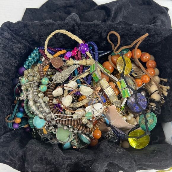 5 pounds of craft jewelry bundle vintage to current for repurpose - Picture 8 of 15